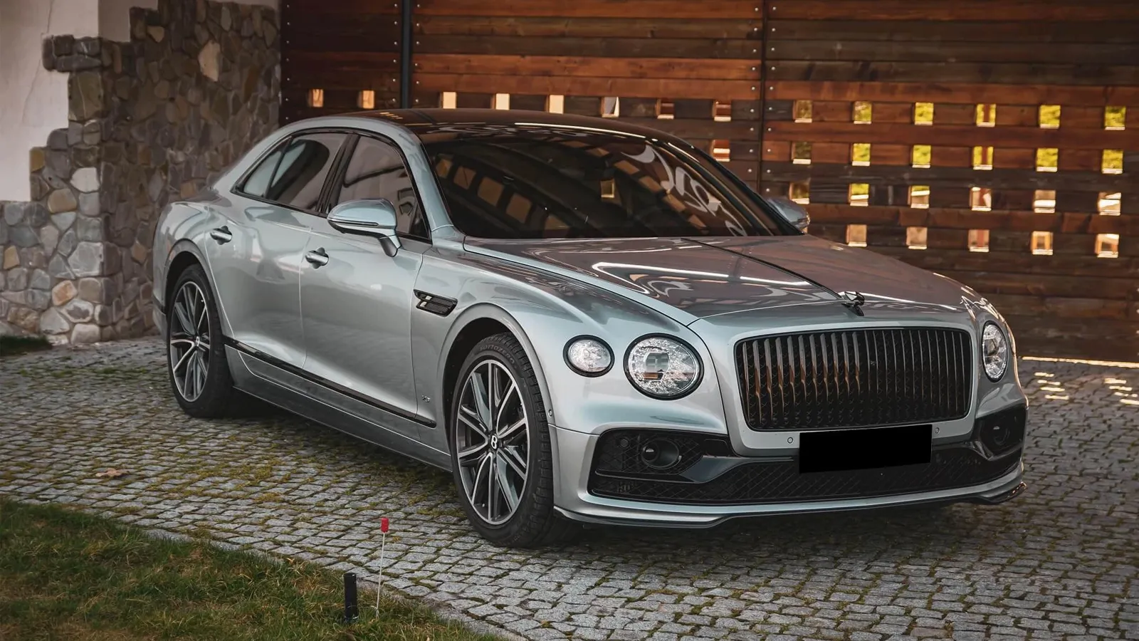 Bentley-Flying-Spur-V8-Silver-3-2.webp