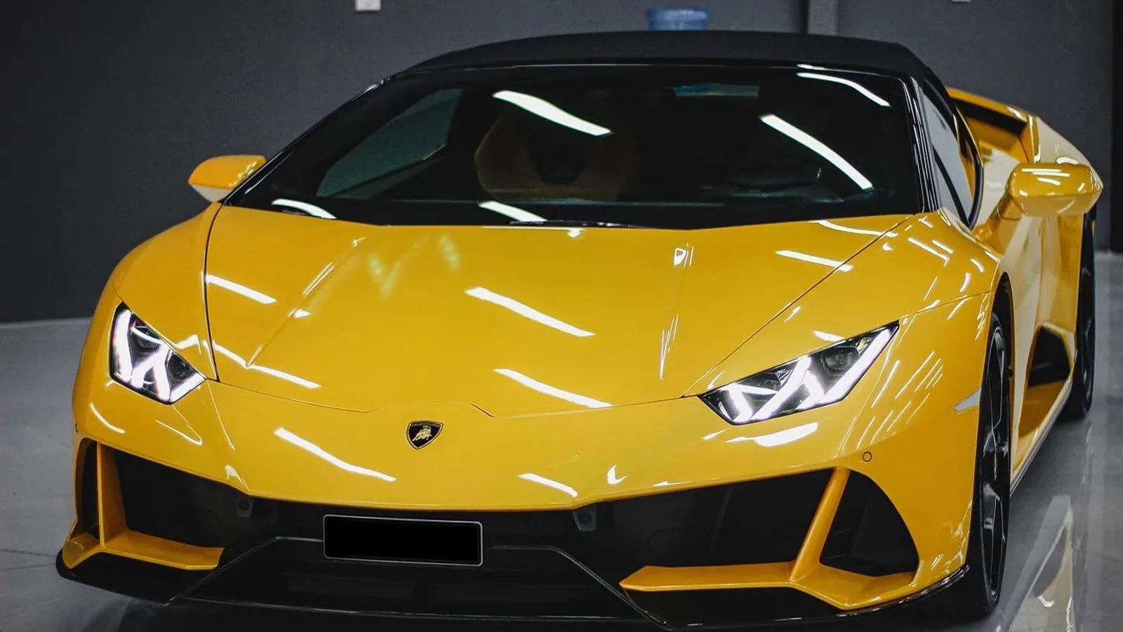 Lamborghini Huracan EVO Spyder Yellow