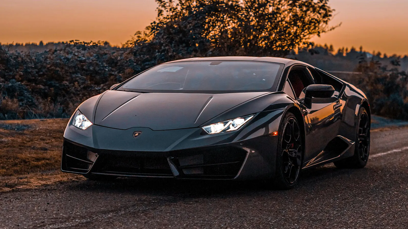 Lamborghini Hurracan Black in Dubai