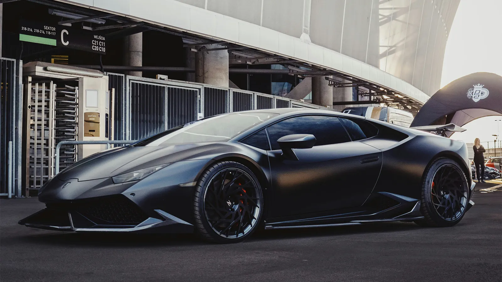 Matte Lamborghini Huracan Sports